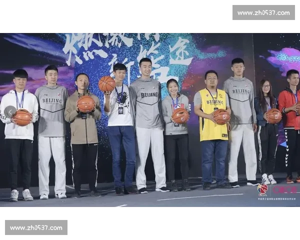 精彩篮球赛事全程直播 热血对决尽在掌握 赛事分析精彩不断 - 副本 (2) - 副本